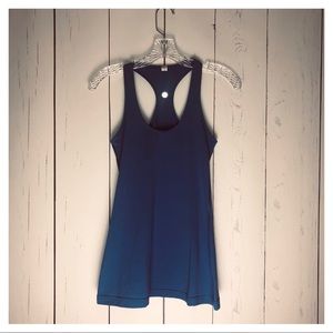 Lululemon Athletica Top in Light blue